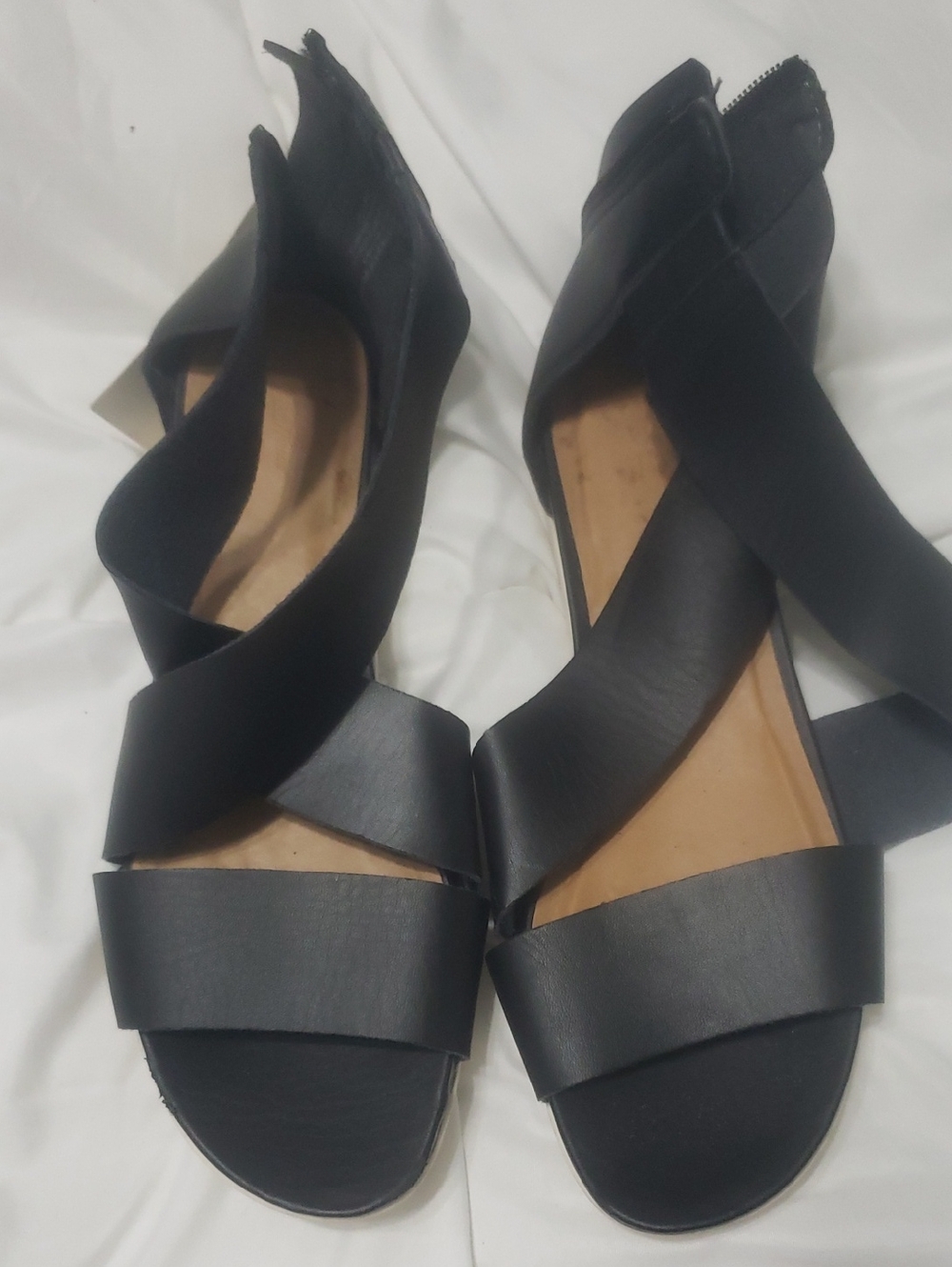 Universal Thread Black Wide-Strap Crisscross Sandals